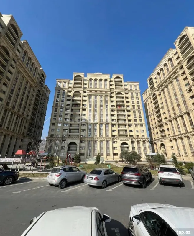 Satılır 2 otaqlı yeni tikili 75 m²