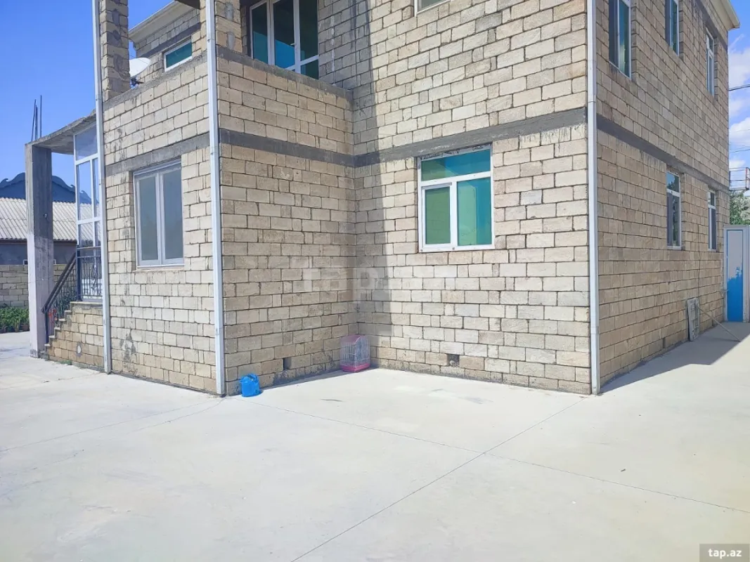 Satılır 6 otaqlı həyət evi 320 m²