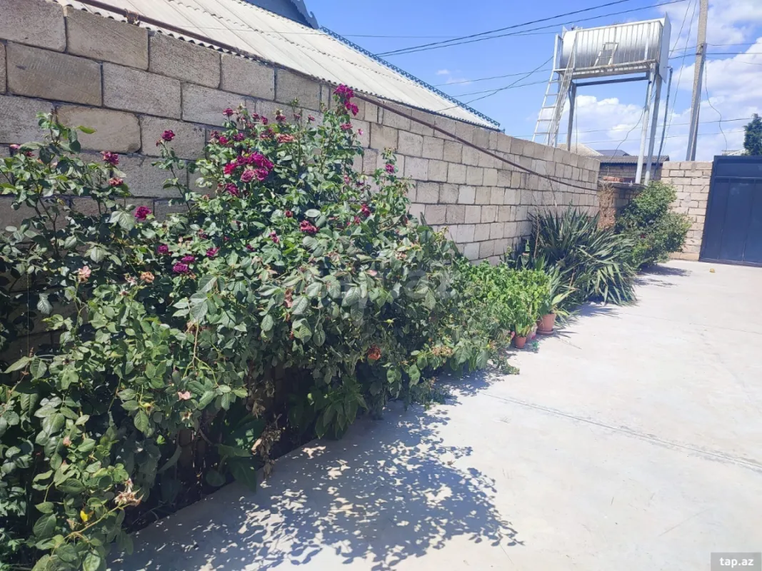 Satılır 6 otaqlı həyət evi 320 m²