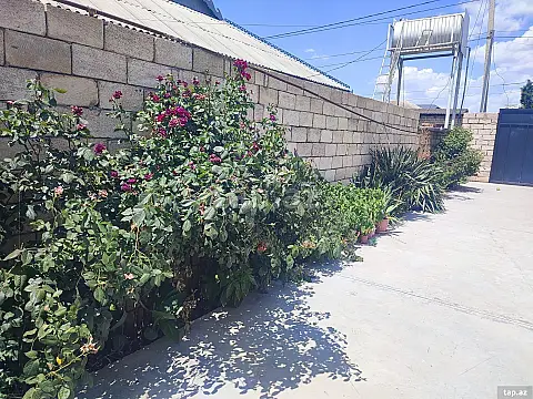 Satılır 6 otaqlı həyət evi 320 m²