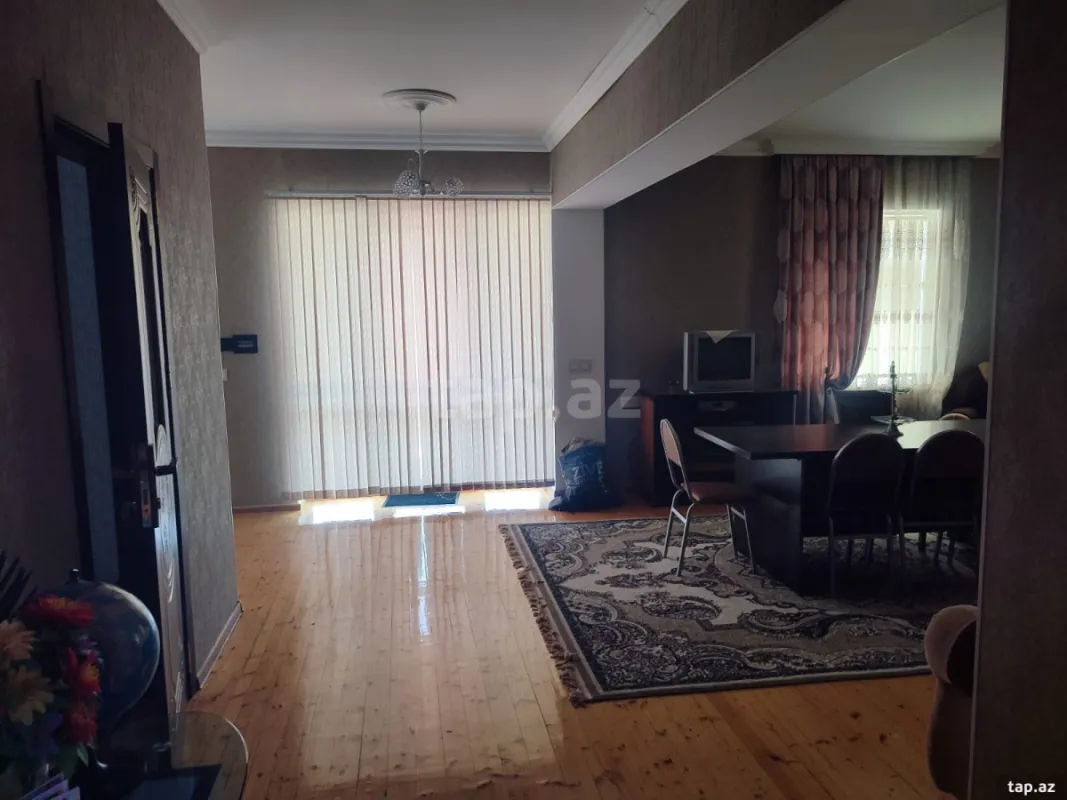 Satılır 6 otaqlı həyət evi 320 m²