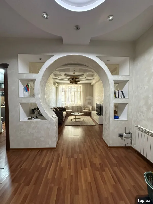 Kirayə verilir 2 otaqlı yeni tikili 82 m²