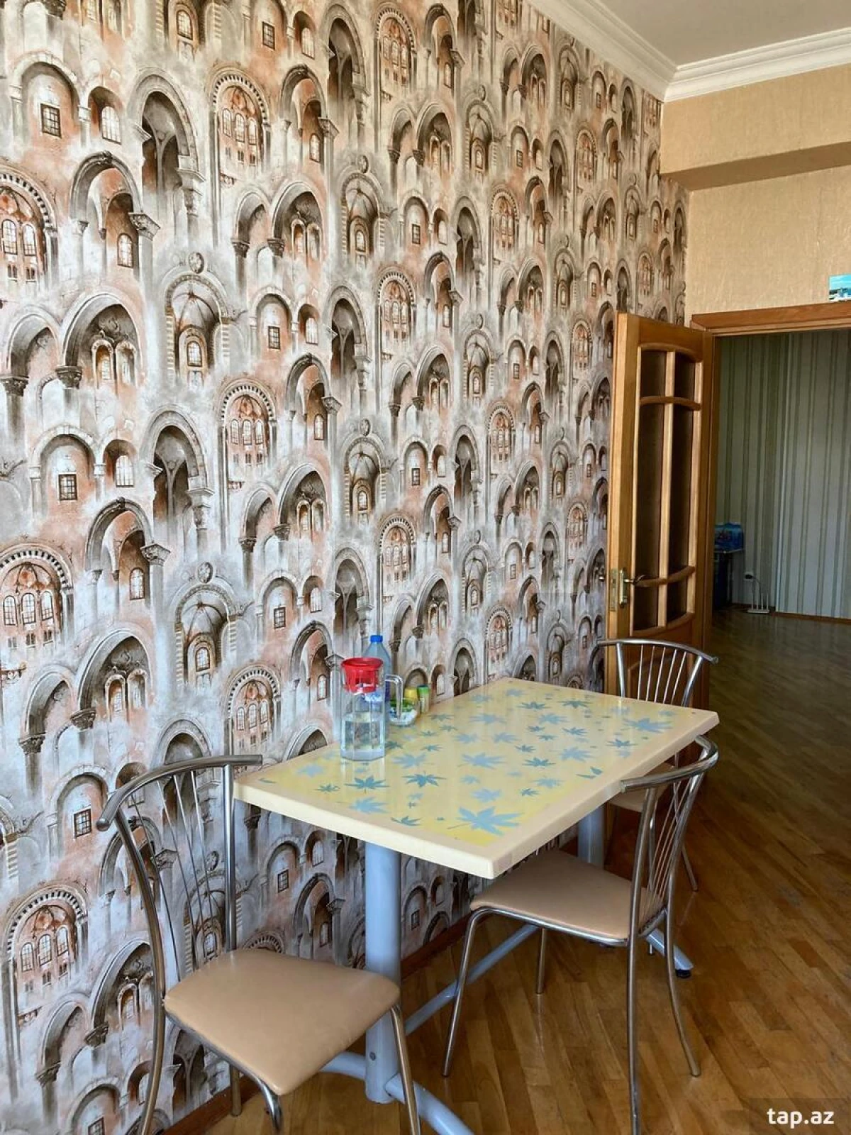 Kirayə verilir 3 otaqlı yeni tikili 140 m²