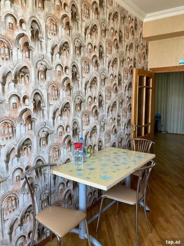 Kirayə verilir 3 otaqlı yeni tikili 140 m²