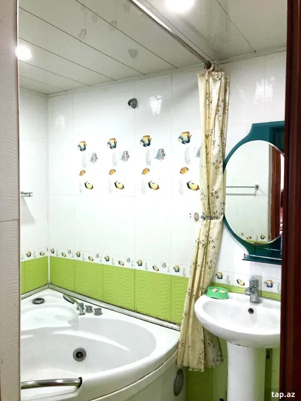 Kirayə verilir 3 otaqlı yeni tikili 140 m²