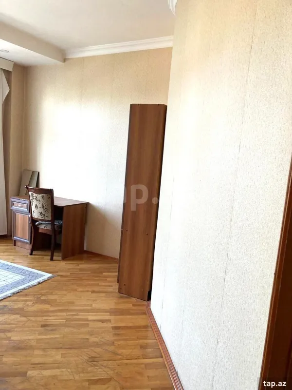 Kirayə verilir 3 otaqlı yeni tikili 140 m²