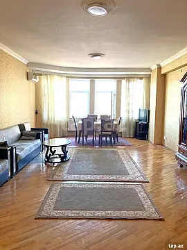 Kirayə verilir 3 otaqlı yeni tikili 140 m²