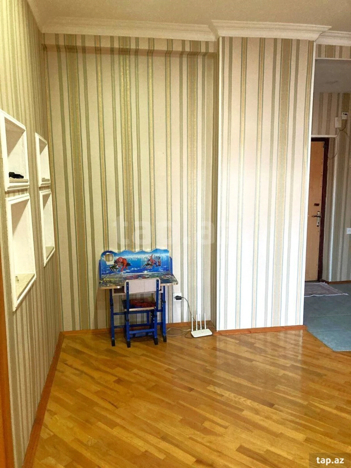 Kirayə verilir 3 otaqlı yeni tikili 140 m²