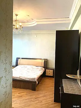 Kirayə verilir 3 otaqlı yeni tikili 140 m²