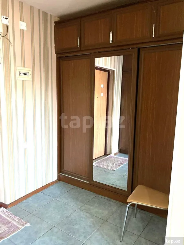 Kirayə verilir 3 otaqlı yeni tikili 140 m²