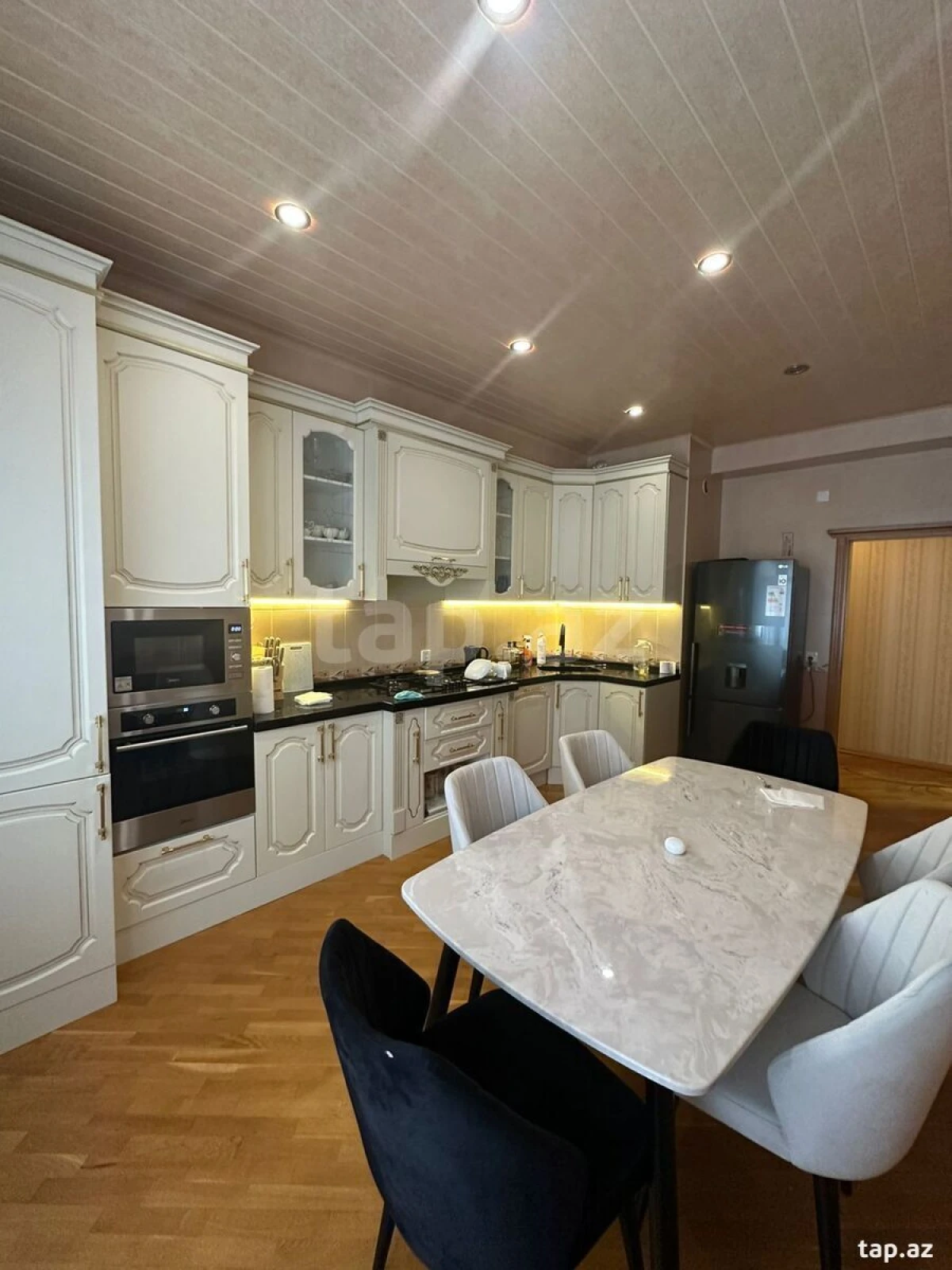 Satılır 4 otaqlı yeni tikili 153 m²