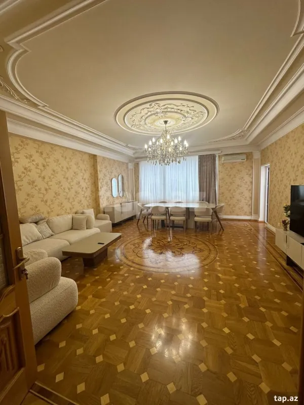 Satılır 4 otaqlı yeni tikili 153 m²