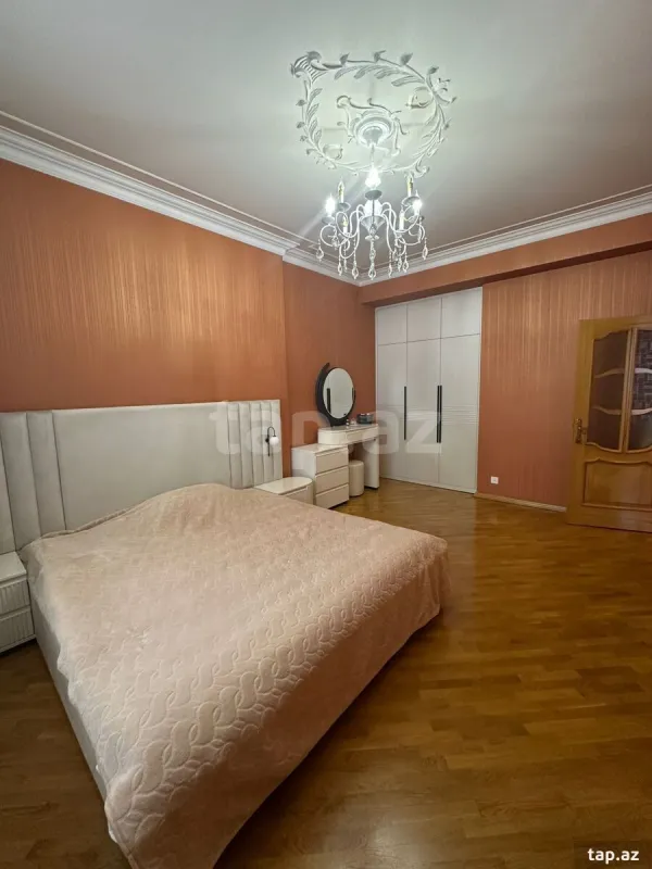 Satılır 4 otaqlı yeni tikili 153 m²