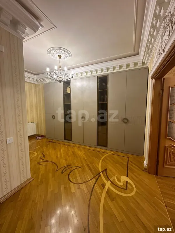 Satılır 4 otaqlı yeni tikili 153 m²