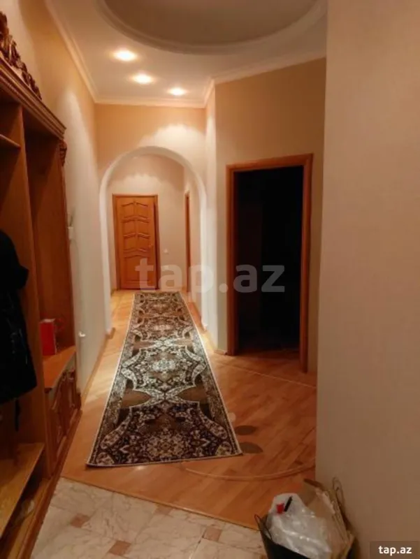Kirayə verilir 3 otaqlı yeni tikili 120 m²