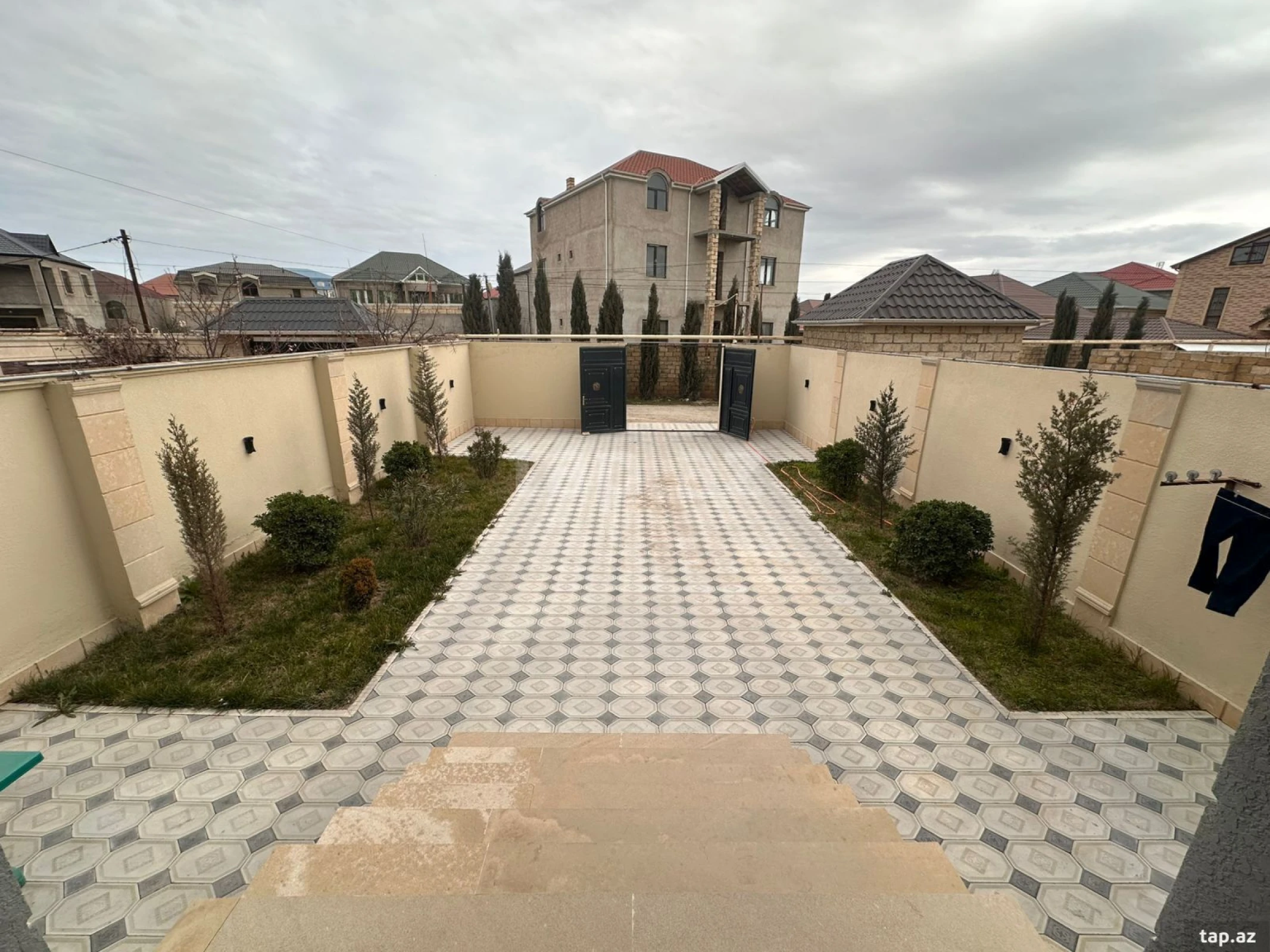 Satılır 4 otaqlı həyət evi 120 m²