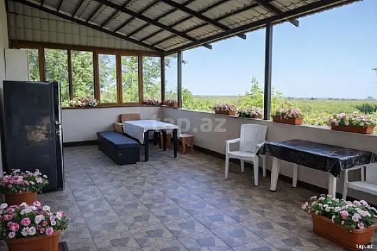 Satılır 3 otaqlı həyət evi 200 m²