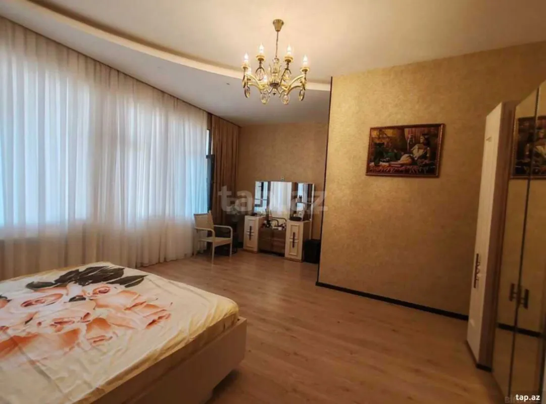 Satılır 7 otaqlı həyət evi 250 m²