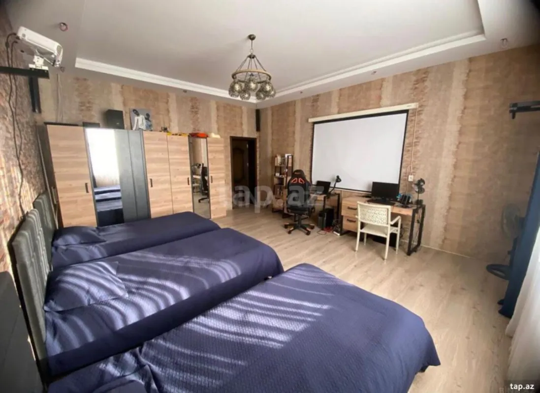 Satılır 7 otaqlı həyət evi 250 m²