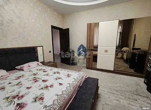 Satılır 7 otaqlı həyət evi 250 m²