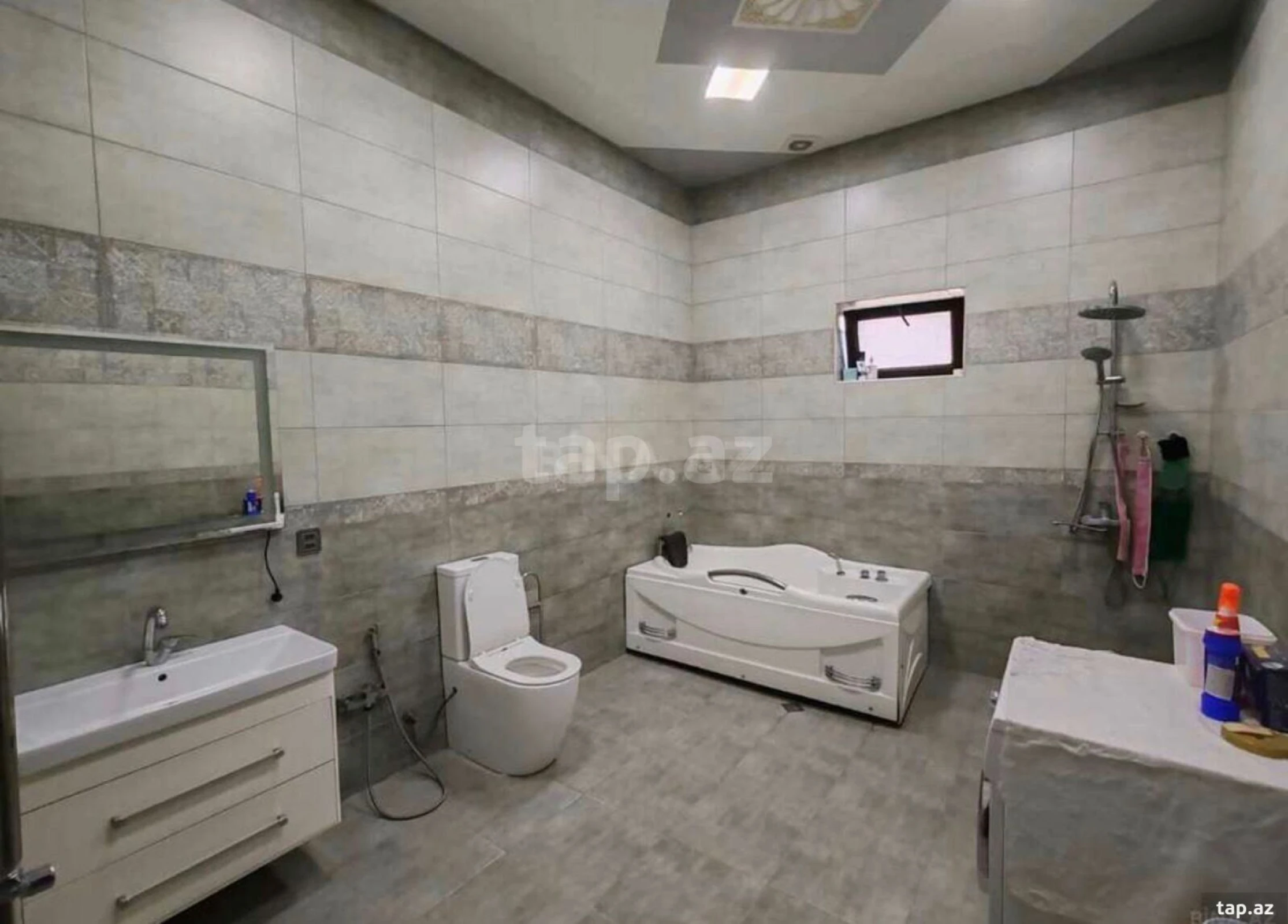 Satılır 7 otaqlı həyət evi 250 m²