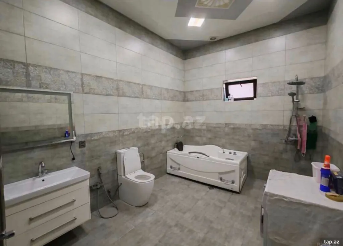 Satılır 7 otaqlı həyət evi 250 m²