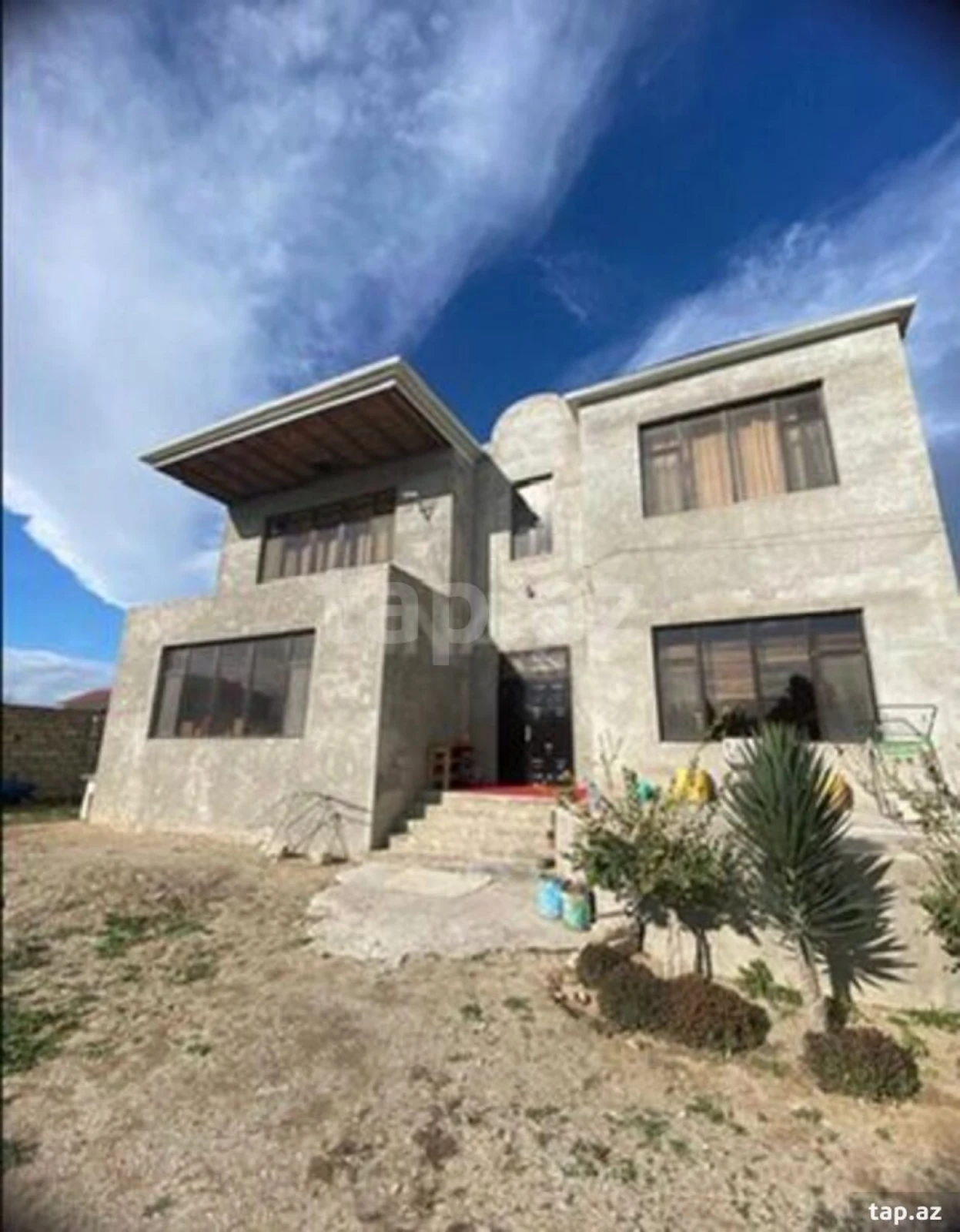 Satılır 7 otaqlı həyət evi 250 m²