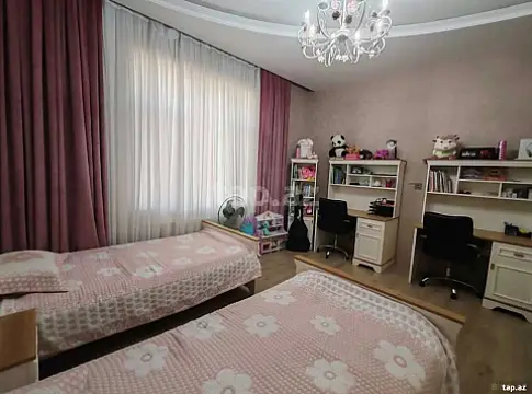 Satılır 7 otaqlı həyət evi 250 m²