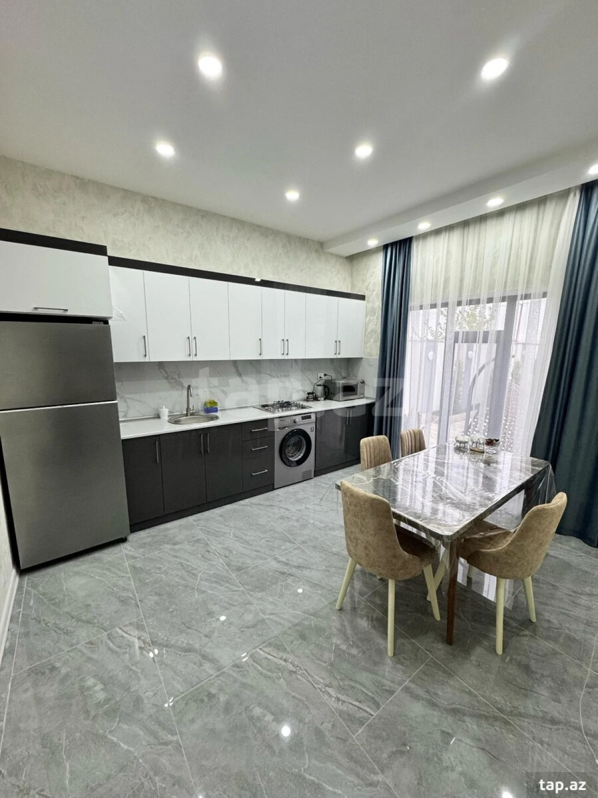 Kirayə verilir 4 otaqlı həyət evi 250 m²