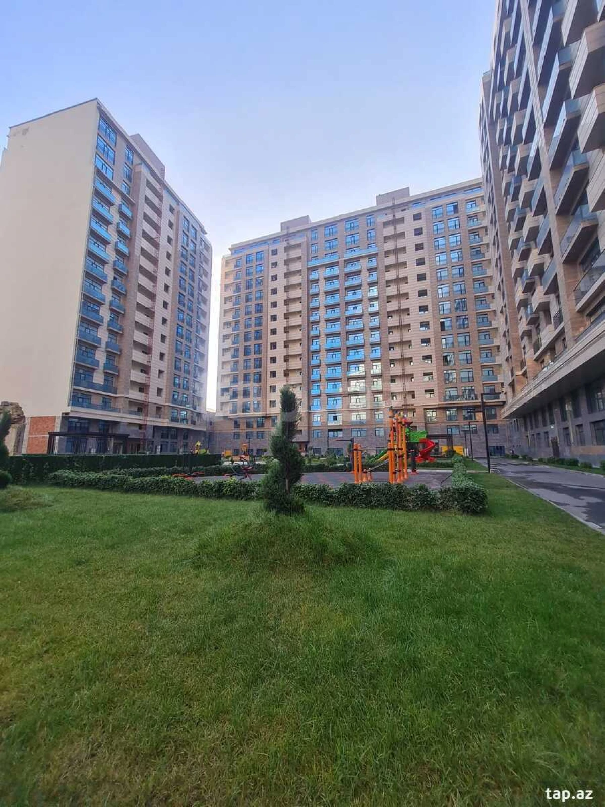 Satılır 3 otaqlı yeni tikili 118.5 m²