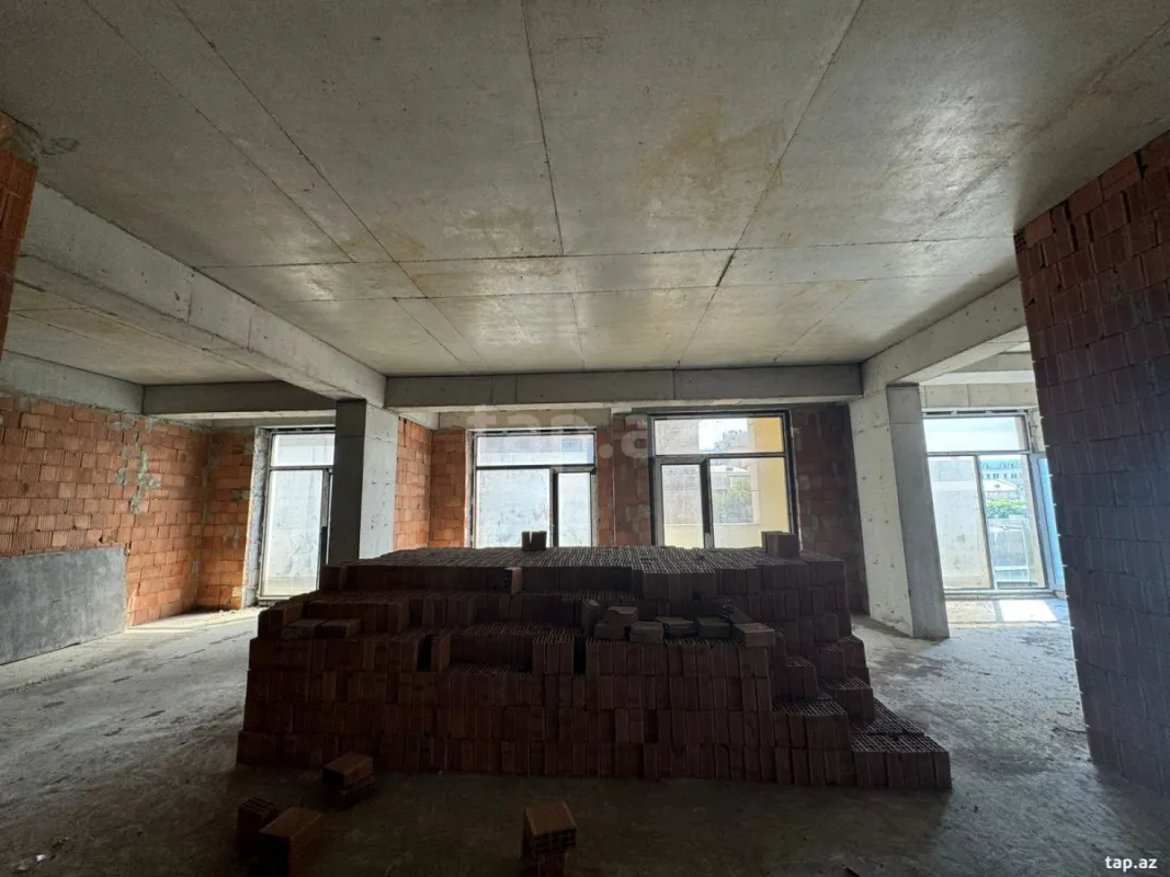 Satılır 3 otaqlı yeni tikili 118.5 m²