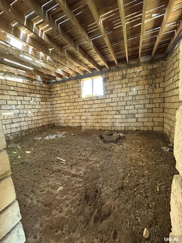 Satılır 7 otaqlı həyət evi 400 m²