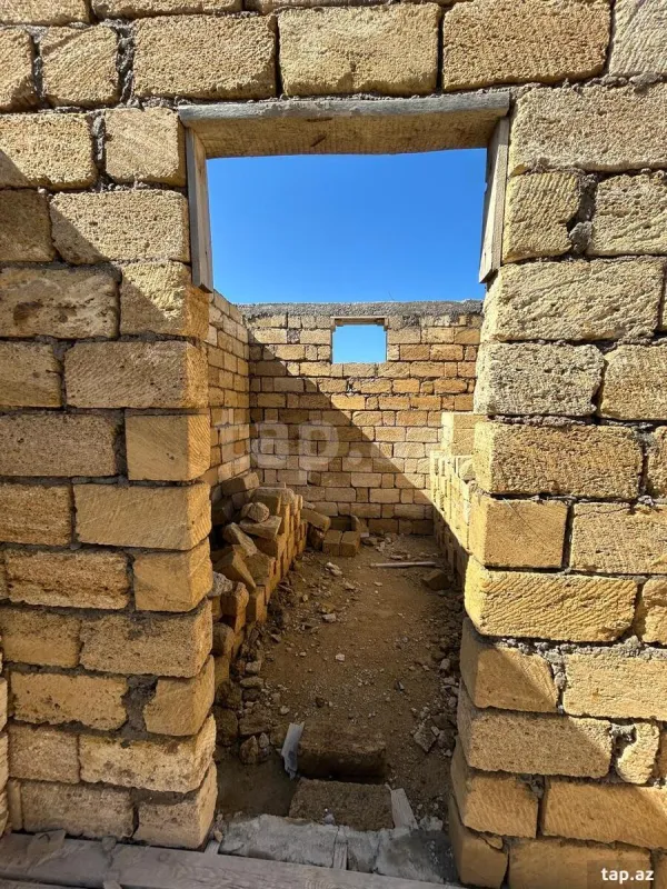 Satılır 7 otaqlı həyət evi 400 m²