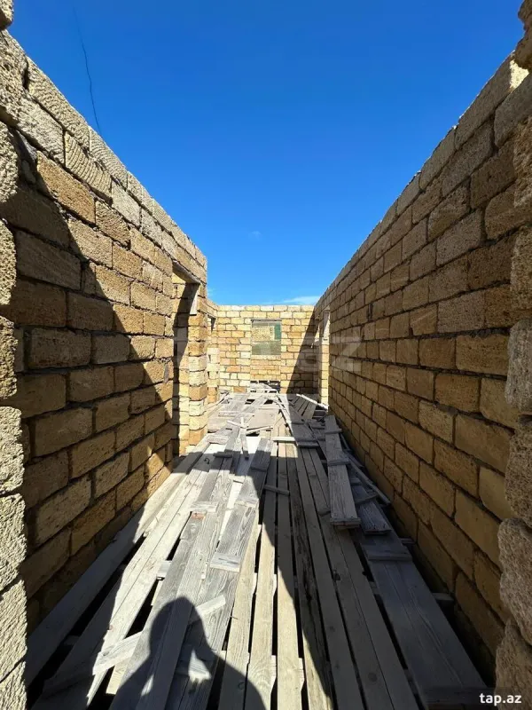 Satılır 7 otaqlı həyət evi 400 m²