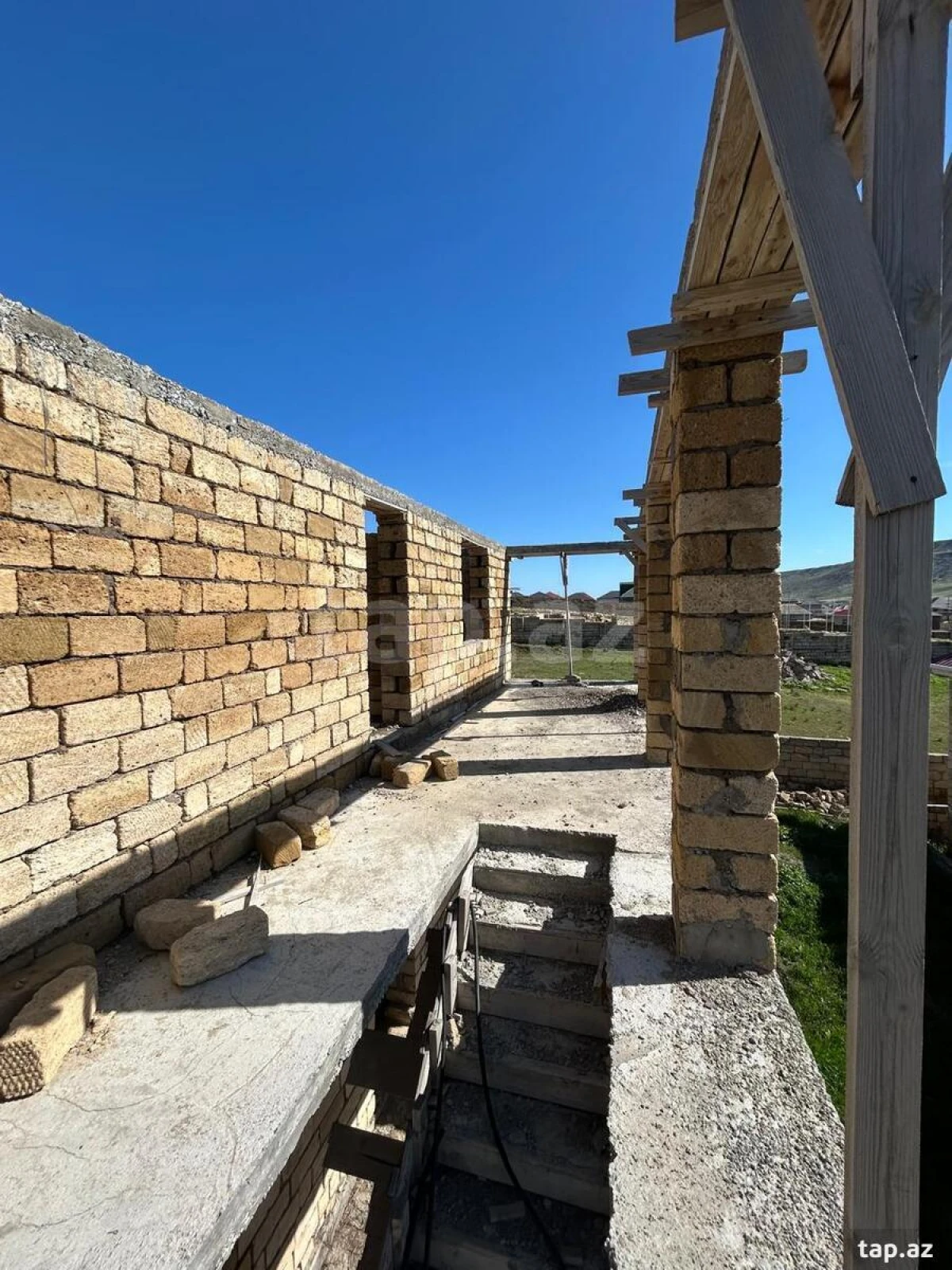 Satılır 7 otaqlı həyət evi 400 m²