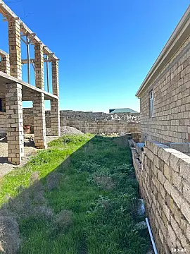 Satılır 7 otaqlı həyət evi 400 m²