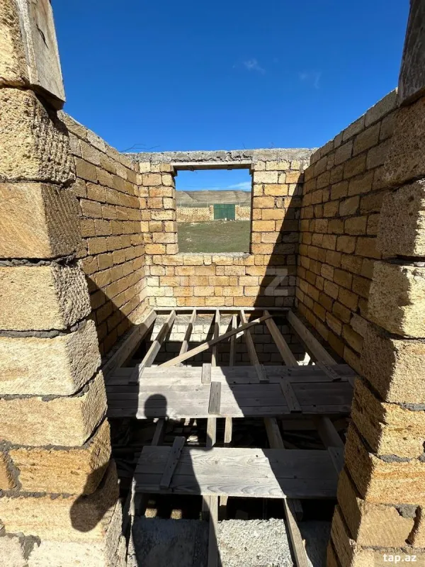 Satılır 7 otaqlı həyət evi 400 m²