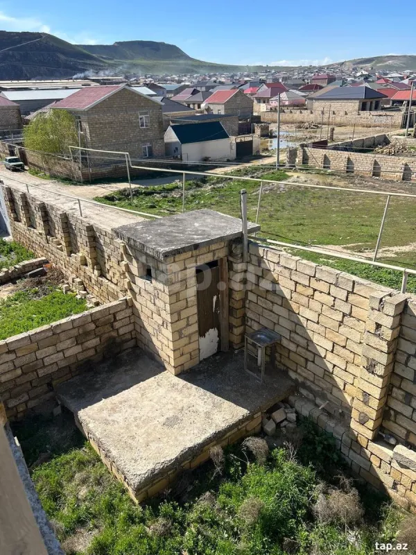 Satılır 7 otaqlı həyət evi 400 m²