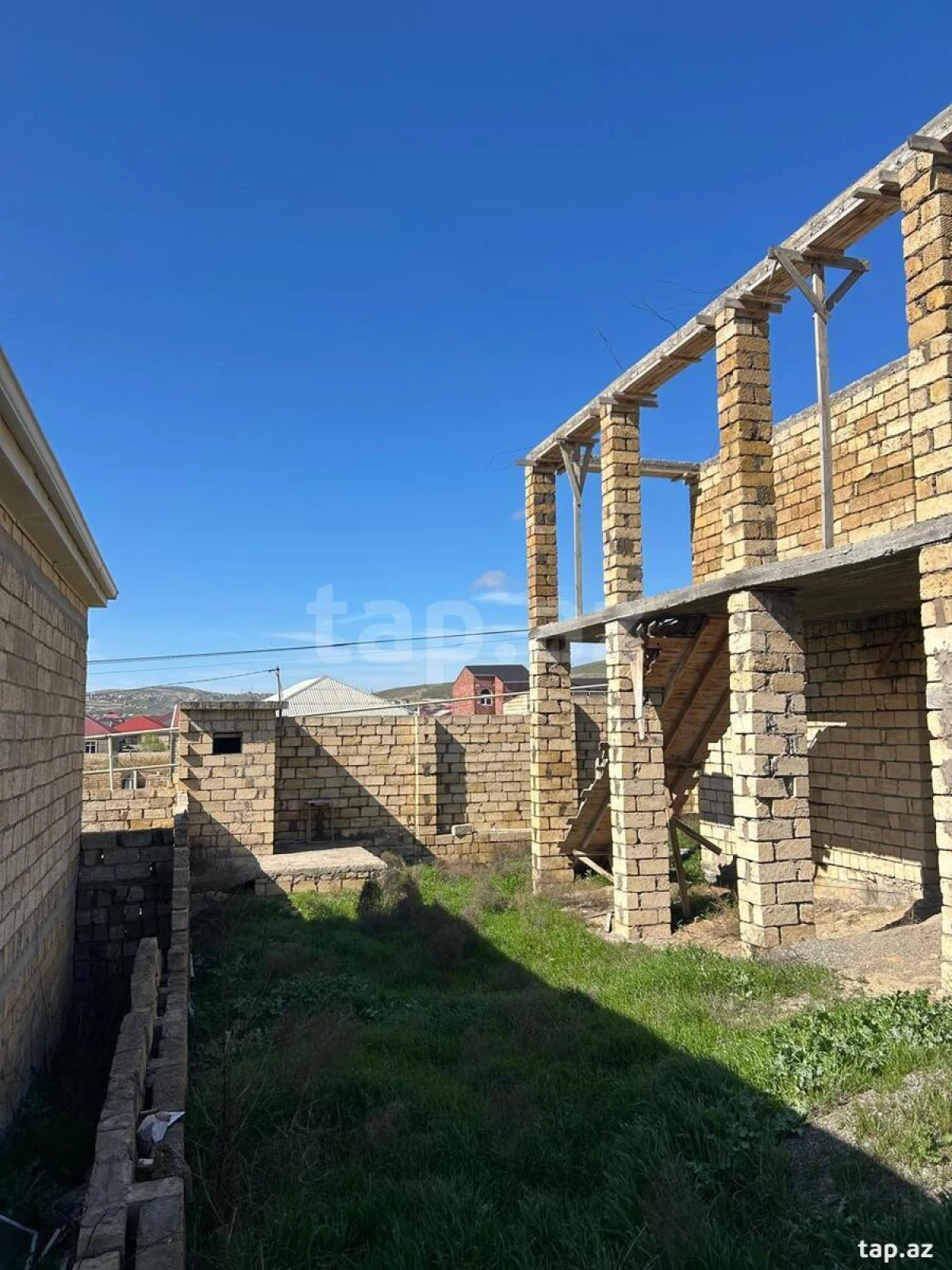 Satılır 7 otaqlı həyət evi 400 m²