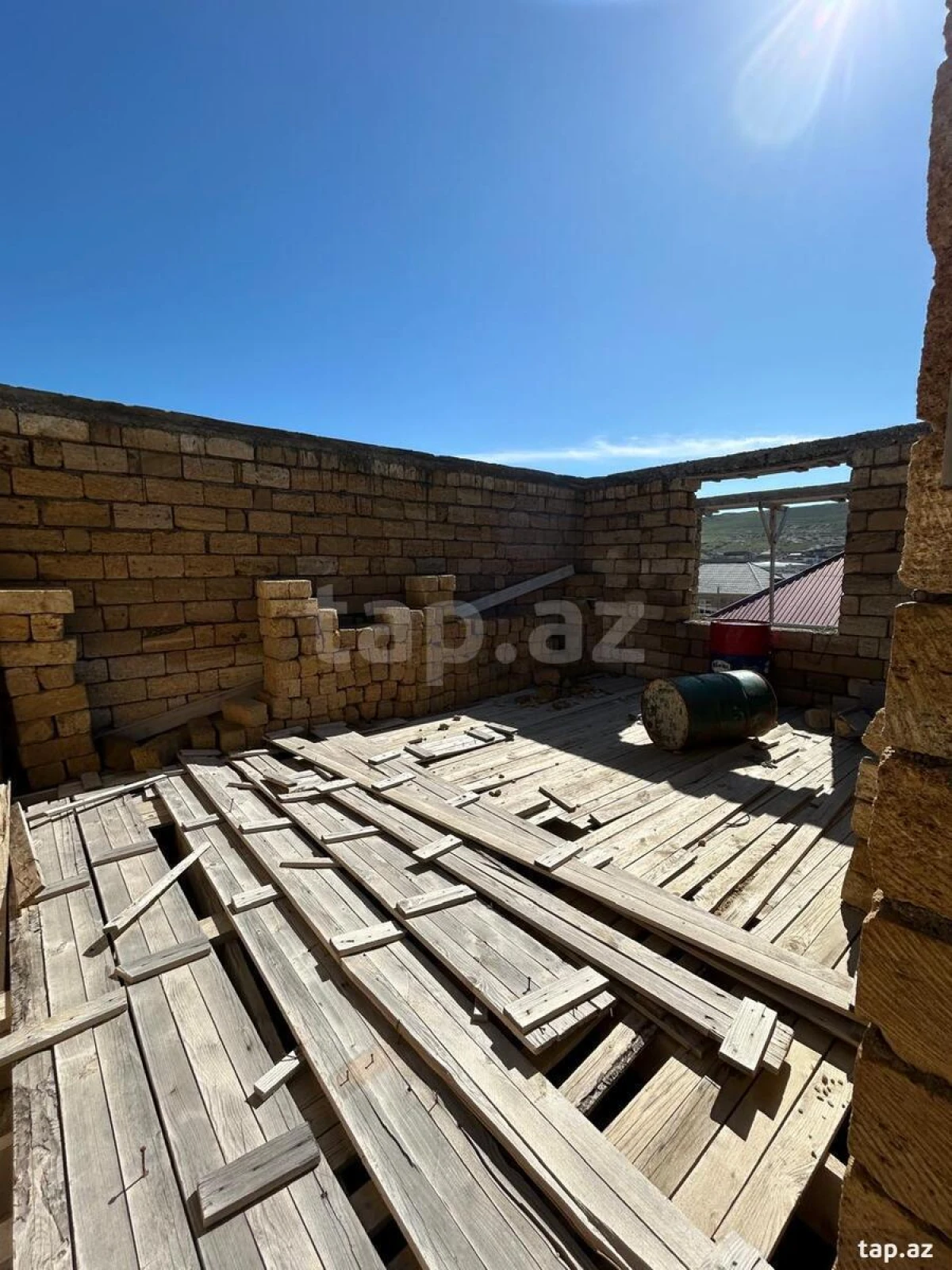 Satılır 7 otaqlı həyət evi 400 m²