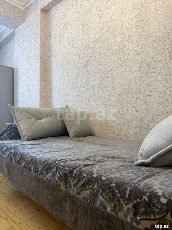 Kirayə verilir 2 otaqlı yeni tikili 80 m²