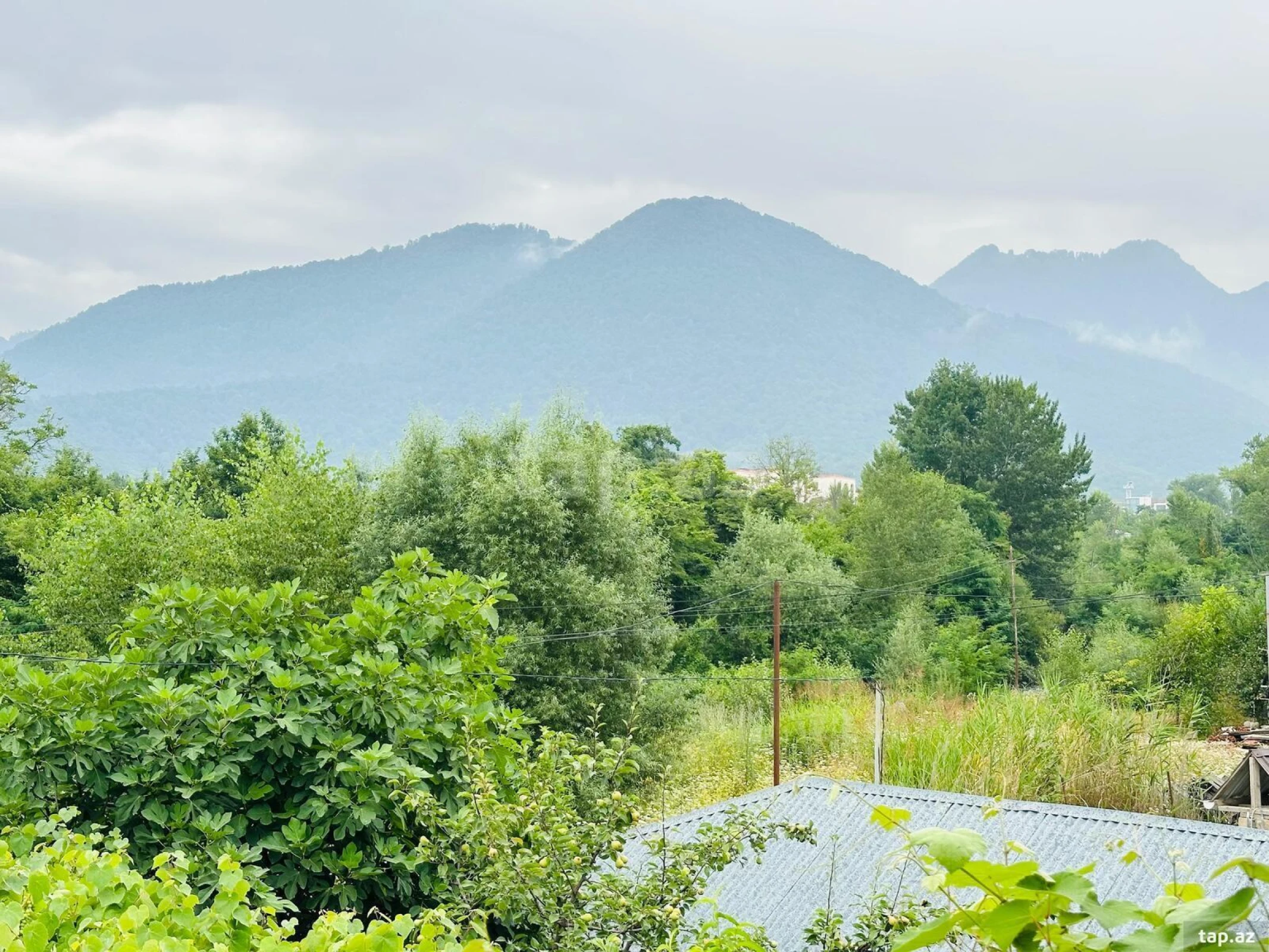 Satılır 6 otaqlı həyət evi 200 m²