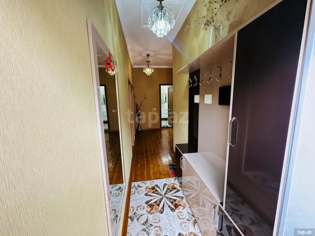 Satılır 6 otaqlı həyət evi 200 m²