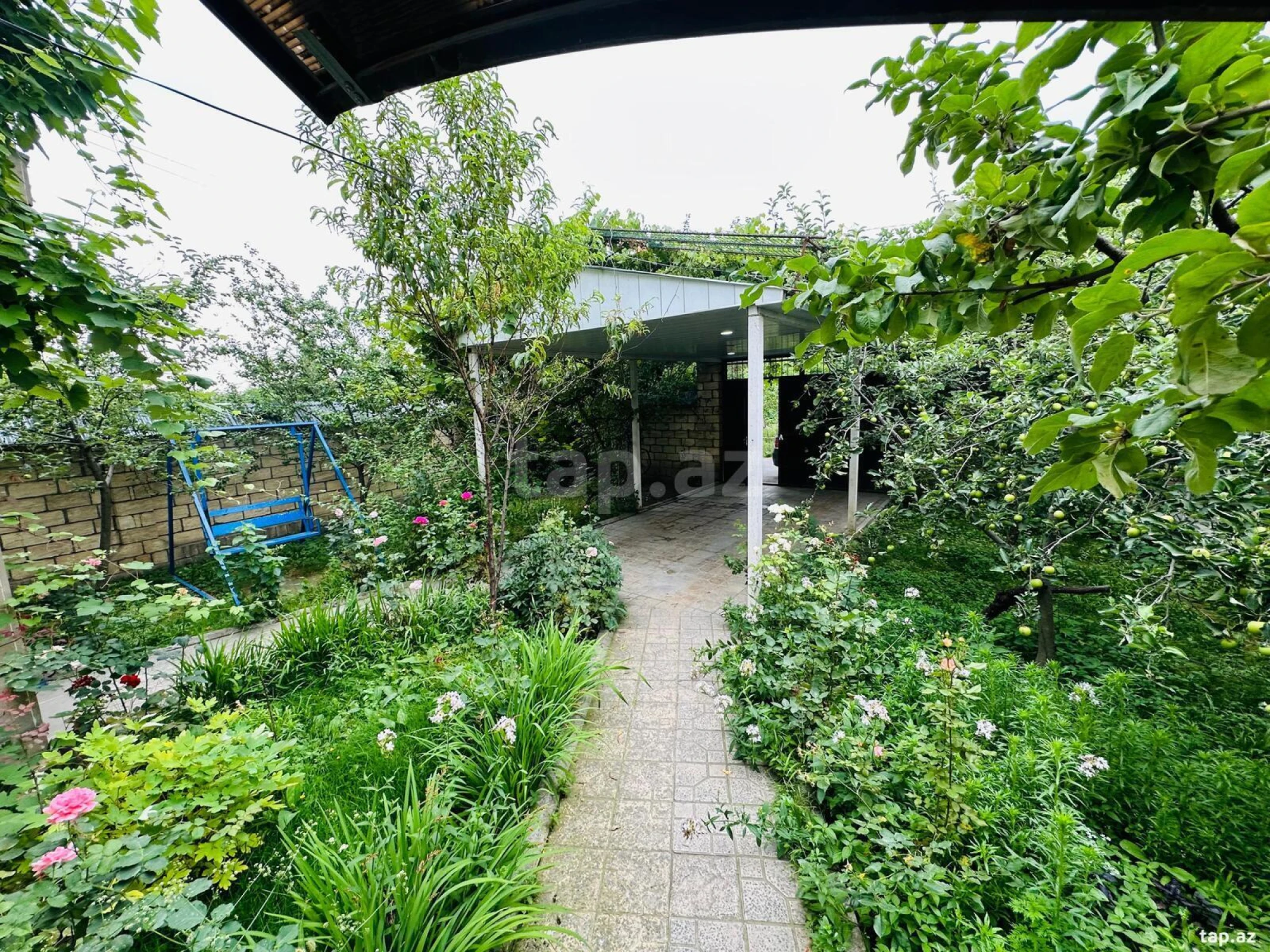 Satılır 6 otaqlı həyət evi 200 m²