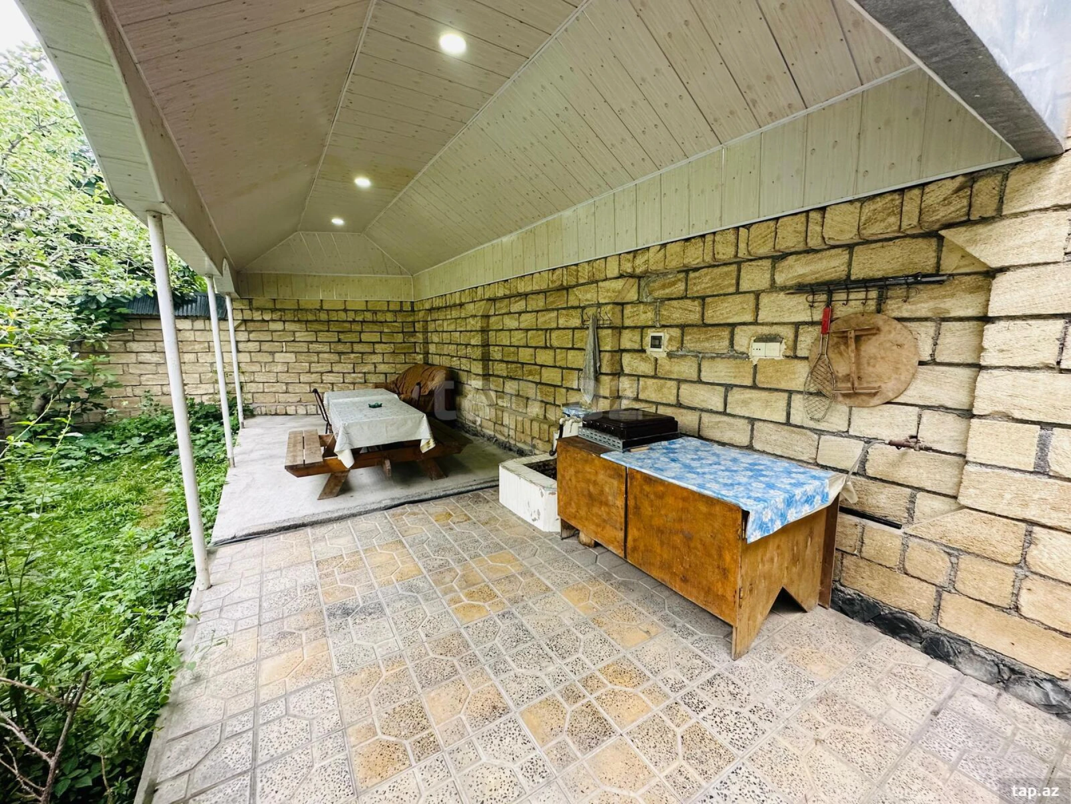 Satılır 6 otaqlı həyət evi 200 m²