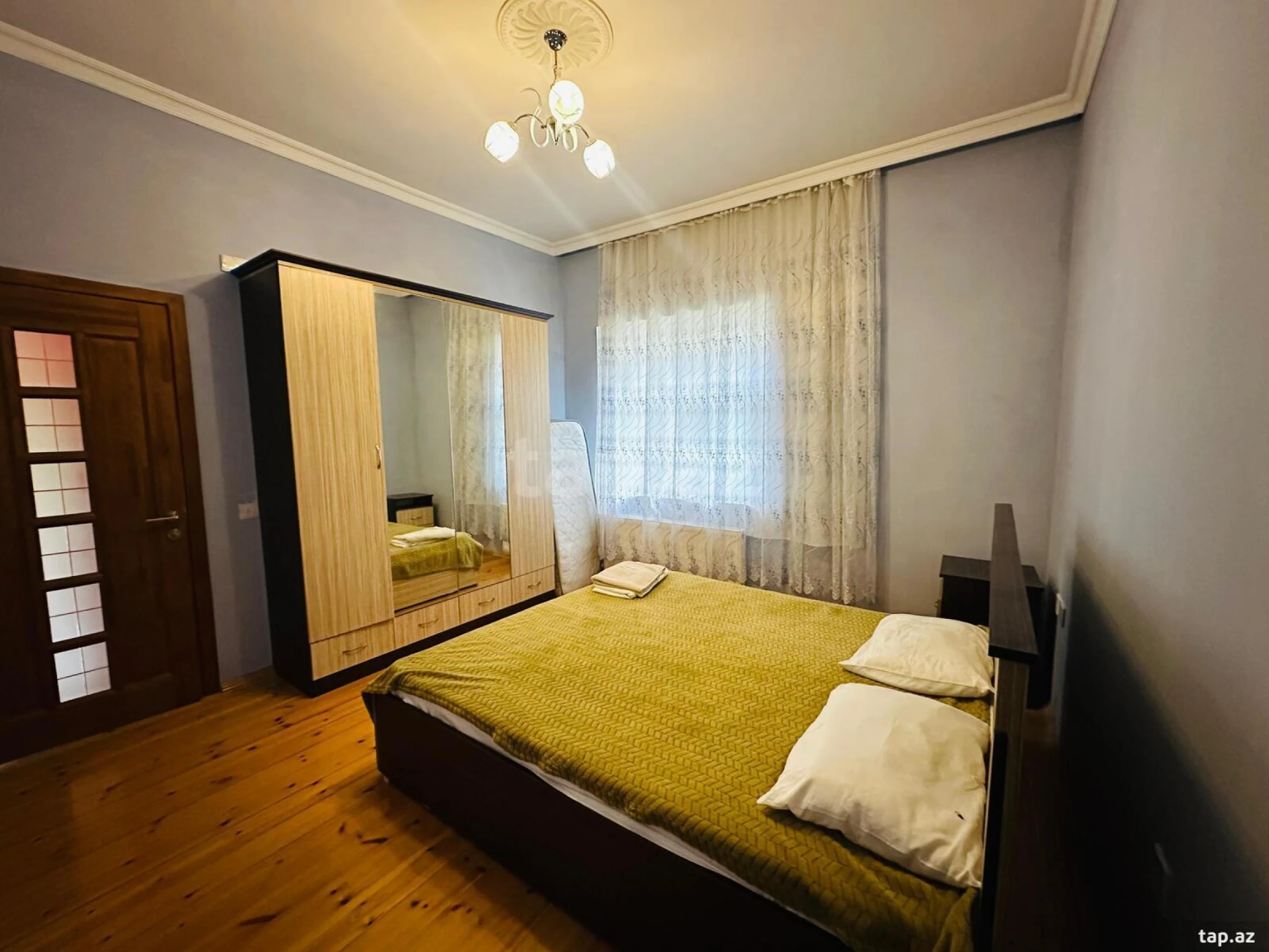 Satılır 6 otaqlı həyət evi 200 m²