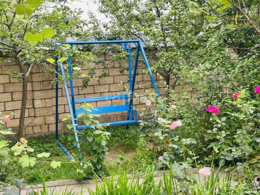 Satılır 6 otaqlı həyət evi 200 m²