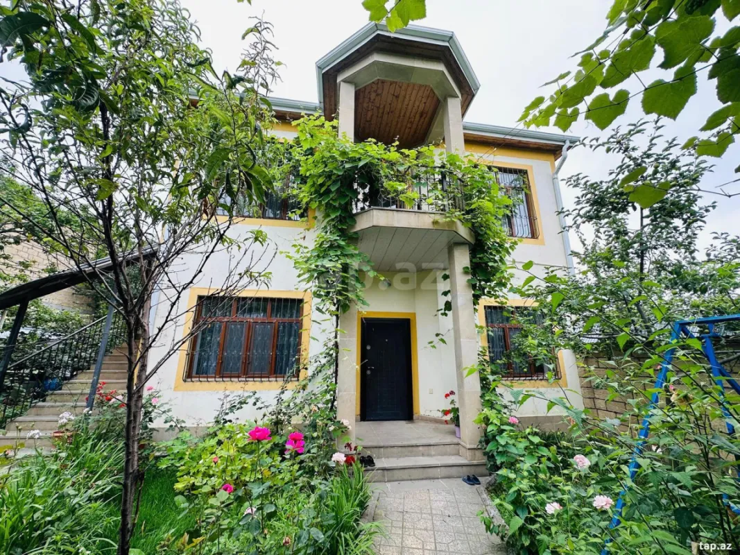 Satılır 6 otaqlı həyət evi 200 m²