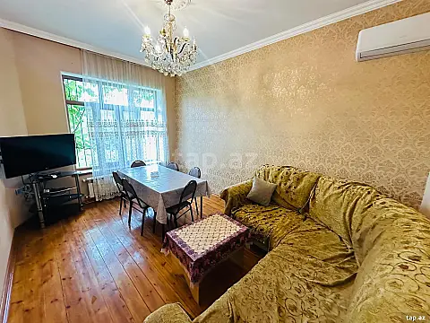 Satılır 6 otaqlı həyət evi 200 m²