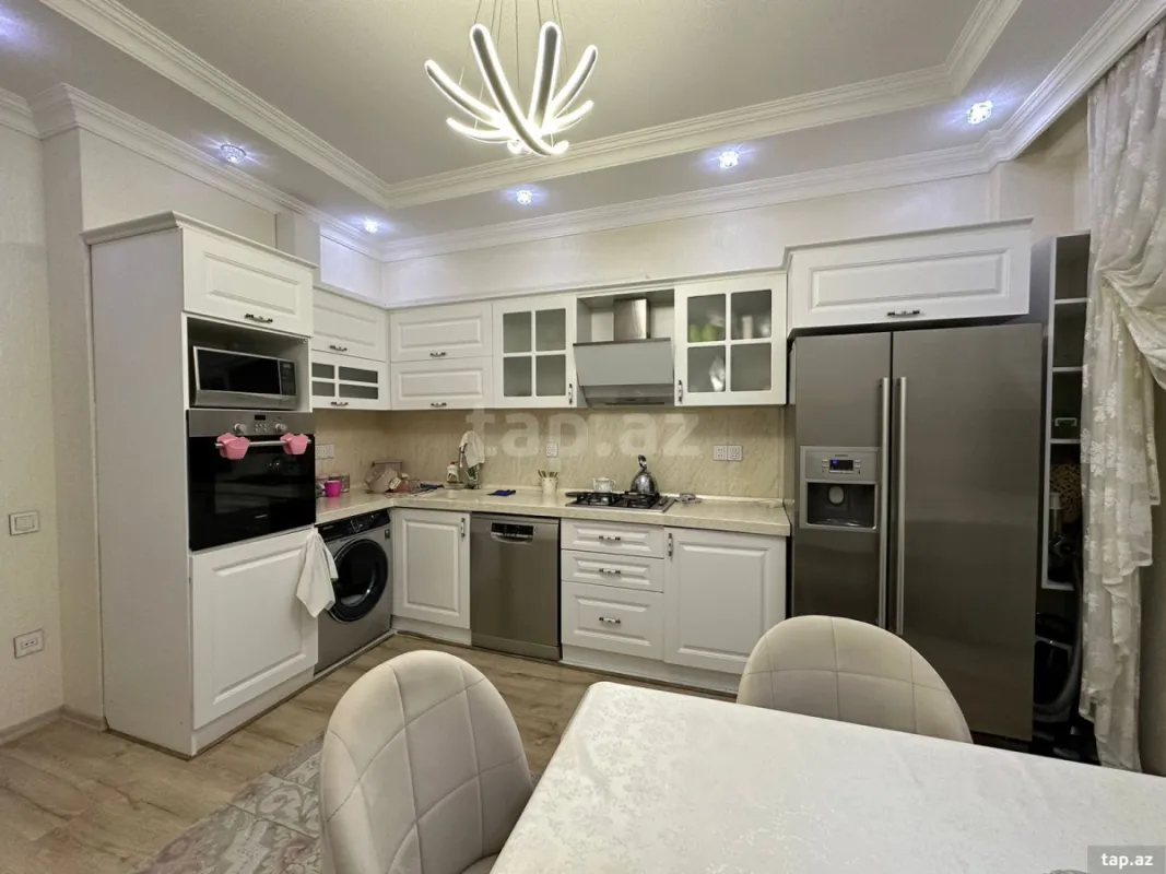 Kirayə verilir 2 otaqlı yeni tikili 135 m²